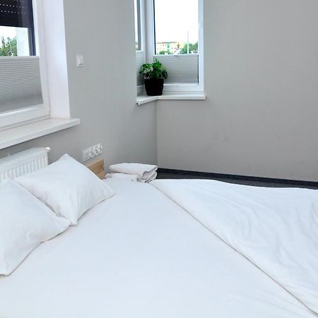 Pokoje, Apartamenty, Restauracja Marcus Oborniki Esterno foto
