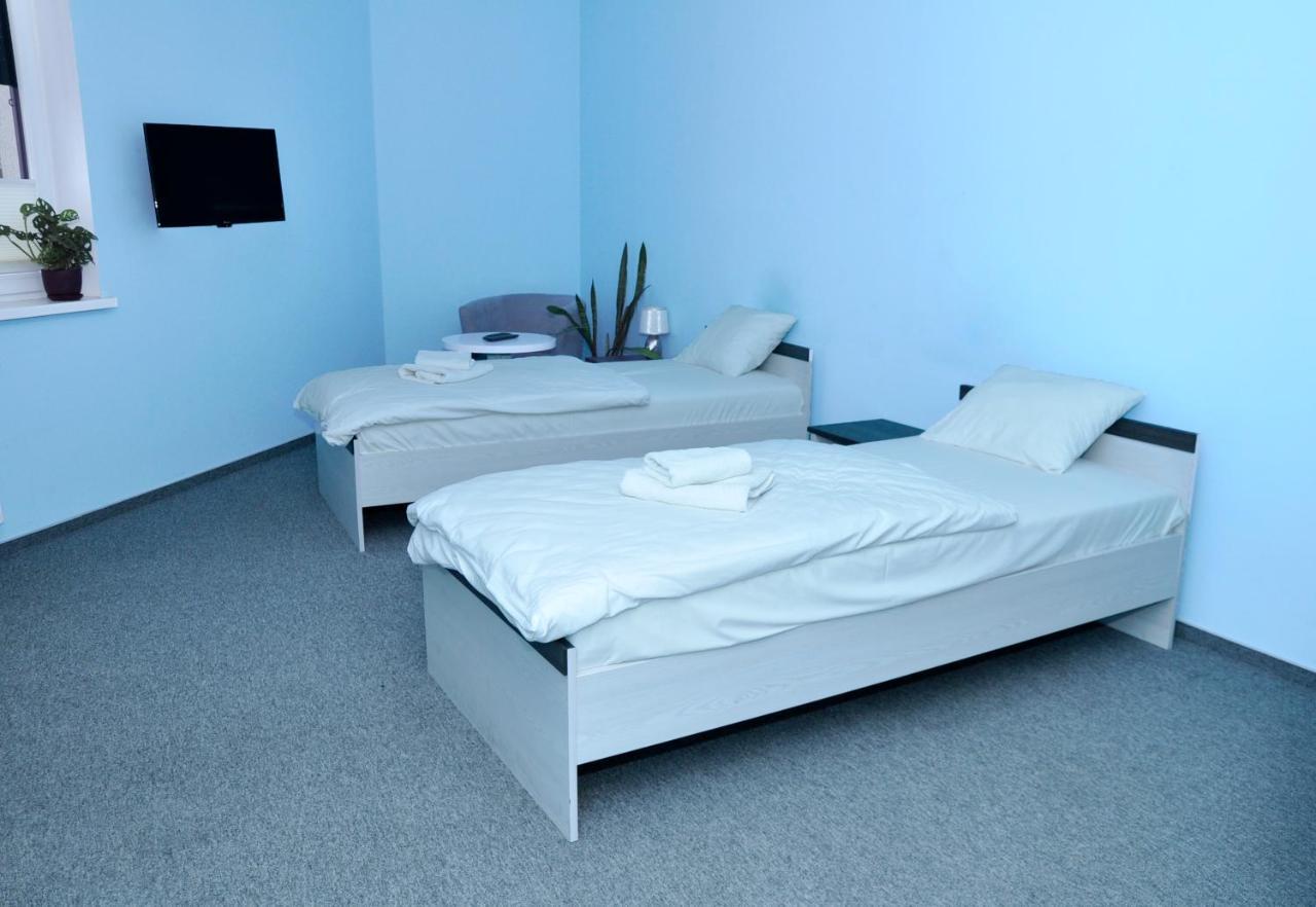 Pokoje, Apartamenty, Restauracja Marcus Oborniki Esterno foto