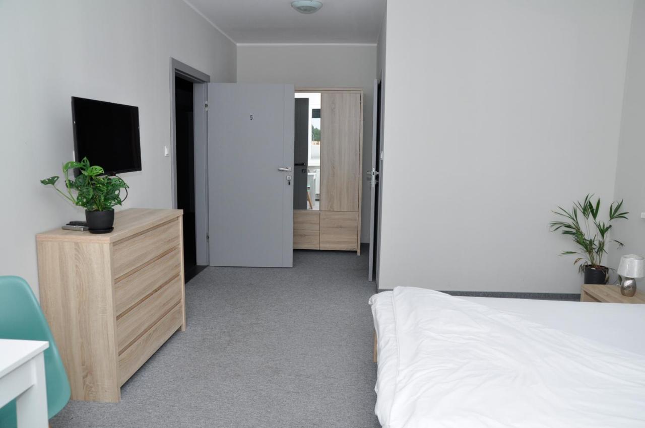 Pokoje, Apartamenty, Restauracja Marcus Oborniki Esterno foto