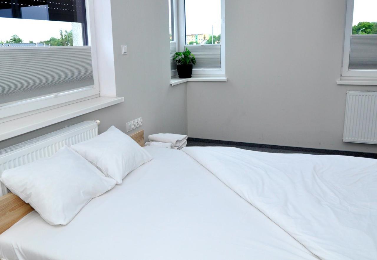 Pokoje, Apartamenty, Restauracja Marcus Oborniki Esterno foto