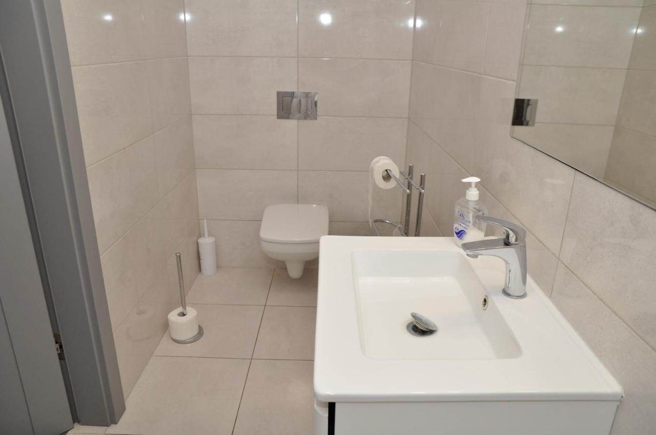 Pokoje, Apartamenty, Restauracja Marcus Oborniki Esterno foto